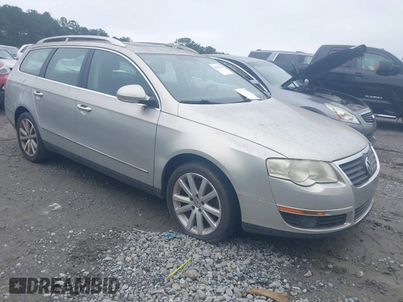 2010 Volkswagen Passat z VIN WVWXK9AN4AE106222, wystawiony jako IAAI lot #42361130 z przebiegiem 104 933 mil mil oraz . Historia ofert i sprzedaży dostępna na DreamBid. Obrazek 1.