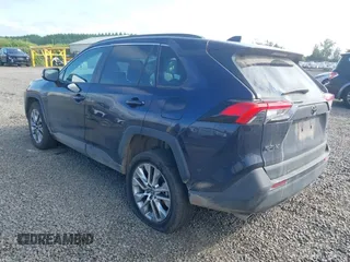 2024 Toyota RAV4 XLE Premium z VIN 2T3A1RFV0RW468912, wystawiony jako IAAI lot #42287928 z przebiegiem 14 574 mil mil oraz . Historia ofert i sprzedaży dostępna na DreamBid. Obrazek 3.