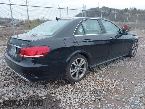 2016 Mercedes-Benz E-Class E 350 Luxury with VIN WDDHF8JB6GB186535, listed as a IAAI auction lot 41883817 with 116,342 mi miles. Bid and sale history available at carsss.com. Image 4.