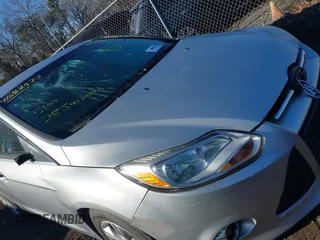 2012 Ford Focus SEL with VIN 1FAHP3M28CL162768, listed as a IAAI auction lot 41682973 with 999,999 mi miles. Bid and sale history available at carsss.com. Image 6.