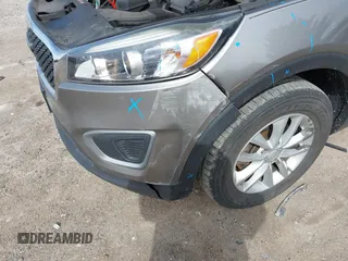 2017 Kia Sorento LX with VIN 5XYPG4A3XHG297598, listed as a IAAI auction lot 42029607 with 104,157 mi miles. Bid and sale history available at carsss.com. Image 6.