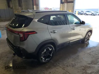 2025 Kia Seltos EX z VIN KNDERCAA3S7738051, wystawiony jako Copart lot #52481545 z przebiegiem 2 106 mil mil oraz Szkoda całkowita • Salvage title. Historia ofert i sprzedaży dostępna na DreamBid. Obrazek 3.
