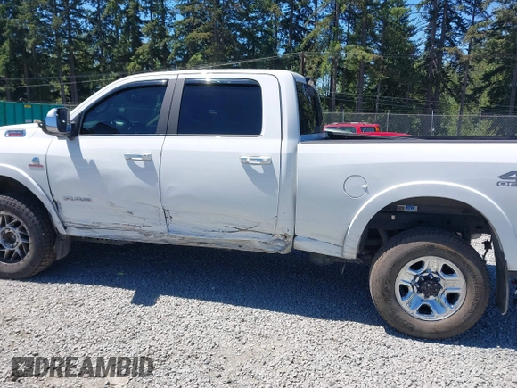 2019 Ram 2500 Laramie z VIN 3C6UR5FL9KG727505, wystawiony jako IAAI lot #42460333 z przebiegiem 27 987 mil mil oraz . Historia ofert i sprzedaży dostępna na DreamBid. Obrazek 6.