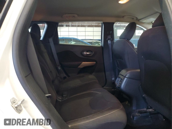 2017 Jeep Cherokee Latitude with VIN 1C4PJLCB9HW667975, listed as a Copart auction lot 62476195 with 189,332 mi miles and Clean title. Bid and sale history available at DreamBid. Image 11.