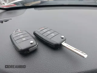 2014 Kia Optima LX z VIN KNAGM4A74E5476622, wystawiony jako IAAI lot #41701835 z przebiegiem 193 086 mil mil oraz . Historia ofert i sprzedaży dostępna na DreamBid. Obrazek 11.