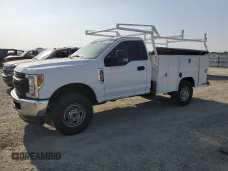 2019 Ford F-250 XL z VIN 1FDBF2B66KED87983, wystawiony jako Copart lot #59815285 z przebiegiem 69 750 mil mil oraz Szkoda całkowita • Salvage title. Historia ofert i sprzedaży dostępna na DreamBid. Obrazek 1.