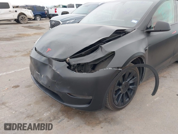 2021 Tesla Model Y Long Range with VIN 5YJYGDEE5MF111774, listed as a IAAI auction lot 41525622 with 39,960 mi miles. Bid and sale history available at carsss.com. Image 6.