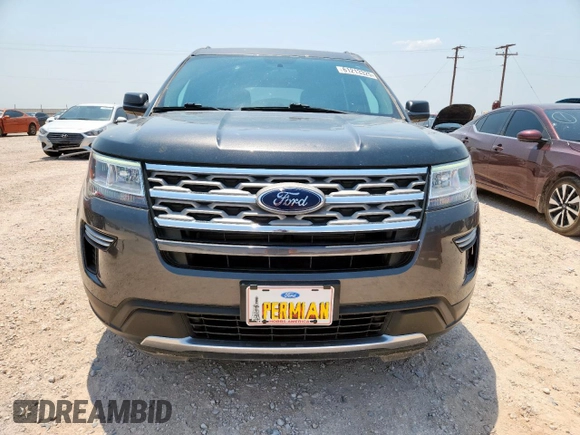 2018 Ford Explorer XLT z VIN 1FM5K7D83JGA55572, wystawiony jako Copart lot #61213325 z przebiegiem 46 128 mil mil oraz Szkoda całkowita • Salvage title. Historia ofert i sprzedaży dostępna na DreamBid. Obrazek 5.