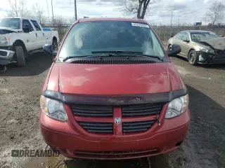 2005 Dodge Caravan SE z VIN 1D4GP25RX5B376541, wystawiony jako Copart lot #55258265 z przebiegiem 128 328 mil mil oraz Szkody całkowita. Historia ofert i sprzedaży dostępna na DreamBid. Obrazek 5.