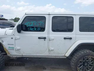 2020 Jeep Wrangler Unlimited Sahara High Altitude z VIN 1C4HJXEG2LW265227, wystawiony jako IAAI lot #42270274 z przebiegiem 77 534 mil mil oraz . Historia ofert i sprzedaży dostępna na DreamBid. Obrazek 15.