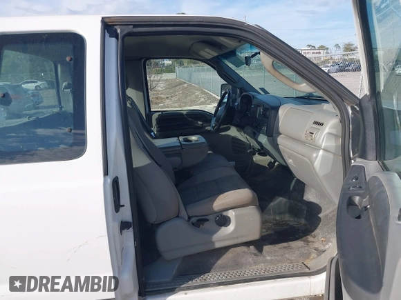 2005 Ford F-250 XL with VIN 1FTSX20P55EB64948, listed as a IAAI auction lot 41579748 with 349,258 mi miles and . Bid and sale history available at DreamBid. Image 5.