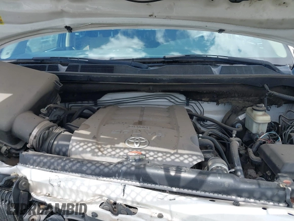 2008 Toyota Tundra z VIN 5TFEV54128X049128, wystawiony jako IAAI lot #42249292 z przebiegiem 313 233 mil mil oraz . Historia ofert i sprzedaży dostępna na DreamBid. Obrazek 10.