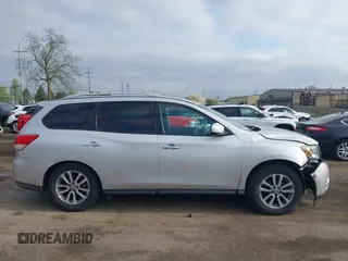 2015 Nissan Pathfinder S z VIN 5N1AR2MM7FC688083, wystawiony jako IAAI lot #42156969 z przebiegiem 99 752 mil mil oraz . Historia ofert i sprzedaży dostępna na DreamBid. Obrazek 13.