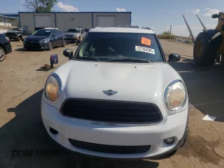 2011 MINI Countryman with VIN WMWZB3C53BWM01551, listed as a Copart auction lot 57284505 with 132,409 mi miles and Clean title. Bid and sale history available at DreamBid. Image 5.