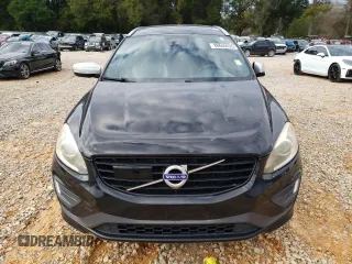 2017 Volvo XC60 R-Design z VIN YV449MRSXH2017078, wystawiony jako Copart lot #88640895 z przebiegiem Nie podano mil oraz Czysty tytuł • Clean title. Historia ofert i sprzedaży dostępna na DreamBid. Obrazek 5.