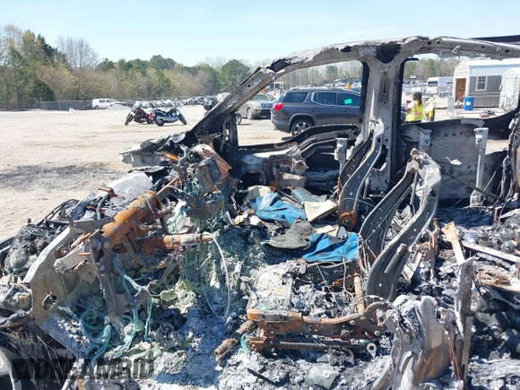 2018 Ford F-150 XL with VIN 1FTEW1C54JFB20433, listed as a IAAI auction lot 41916280 with 1 mi miles. Bid and sale history available at carsss.com. Image 5.