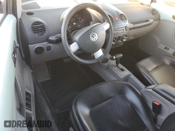 2004 Volkswagen Beetle GL with VIN 3VWBM31Y04M353115, listed as a Copart auction lot 88881005 with 123,870 mi miles and Salvage Title. Bid and sale history available at DreamBid. Image 8.