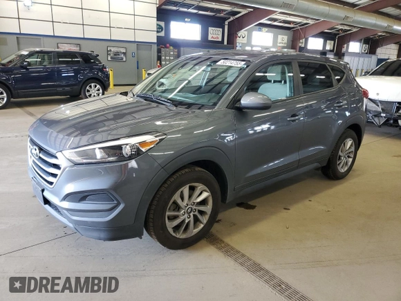 2018 Hyundai Tucson SE z VIN KM8J2CA40JU769217, wystawiony jako Copart lot #50214755 z przebiegiem 105 311 mil mil oraz Szkody całkowita. Historia ofert i sprzedaży dostępna na DreamBid. Obrazek 1.