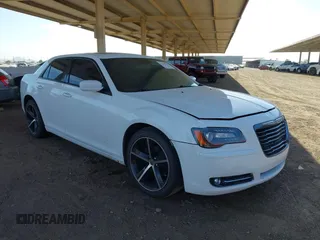2014 Chrysler 300 S z VIN 2C3CCABG5EH352289, wystawiony jako IAAI lot #42382130 z przebiegiem 148 163 mil mil oraz . Historia ofert i sprzedaży dostępna na DreamBid. Obrazek 1.