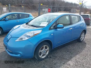 2011 Nissan LEAF SL-e with VIN JN1AZ0CP0BT009532, listed as a IAAI auction lot 41631314 with 83,541 mi miles. Bid and sale history available at carsss.com. Image 2.