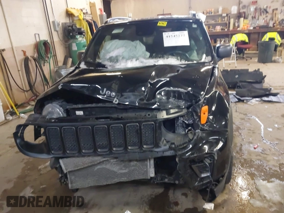 2021 Jeep Renegade Islander z VIN ZACNJDBB0MPM74830, wystawiony jako IAAI lot #41545277 z przebiegiem 78 148 mil mil oraz . Historia ofert i sprzedaży dostępna na DreamBid. Obrazek 13.