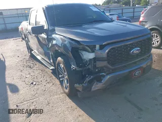2023 Ford F-150 XL z VIN 1FTEW1CPXPKF85106, wystawiony jako IAAI lot #42818290 z przebiegiem 10 234 mil mil oraz . Historia ofert i sprzedaży dostępna na DreamBid. Obrazek 1.