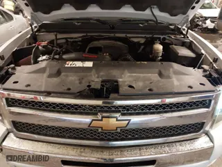 2013 Chevrolet Silverado 1500 LT with VIN 1GCNKSE02DZ169359, listed as a IAAI auction lot 41607634 with 215,431 mi miles. Bid and sale history available at carsss.com. Image 10.