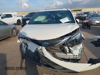 2021 Toyota Sienna XLE with VIN 5TDYRKEC9MS005997, listed as a IAAI auction lot 41506504 with 89,695 mi miles. Bid and sale history available at carsss.com. Image 12.