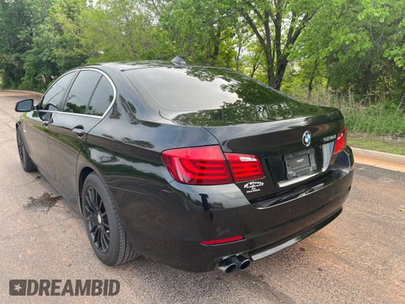 2013 BMW 5 Series 528i with VIN WBAXG5C55DDY31245, listed as a Copart auction lot 54993245 with 118,760 mi miles and Clean Title. Bid and sale history available at carsss.com. Image 3.