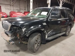 2005 Lincoln Navigator Luxury with VIN 5LMFU28545LJ01079, listed as a IAAI auction lot 41566735 with 217,878 mi miles. Bid and sale history available at carsss.com. Image 6.