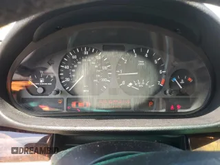 2005 BMW 3 Series 325i z VIN WBAEV33455KW18334, wystawiony jako Copart lot #57712465 z przebiegiem 157 576 mil mil oraz Szkoda całkowita • Salvage title. Historia ofert i sprzedaży dostępna na DreamBid. Obrazek 9.