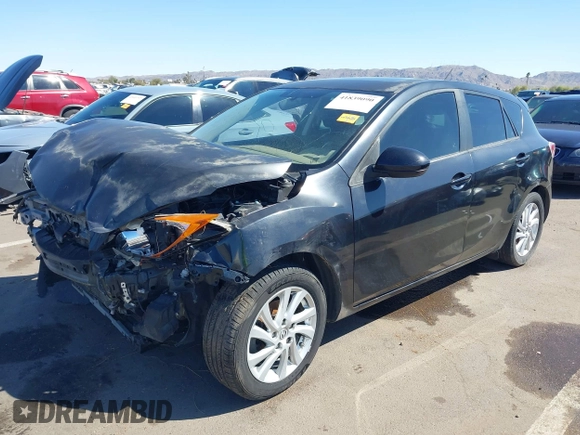 2012 Mazda 3 i Touring z VIN JM1BL1L87C1593877, wystawiony jako IAAI lot #41839090 z przebiegiem 175 624 mil mil oraz . Historia ofert i sprzedaży dostępna na DreamBid. Obrazek 2.