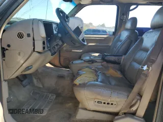 1997 Chevrolet Suburban with VIN 1GNEC16R6VJ375912, listed as a Copart auction lot 46957475 with 252,367 mi miles and Salvage Title. Bid and sale history available at carsss.com. Image 7.