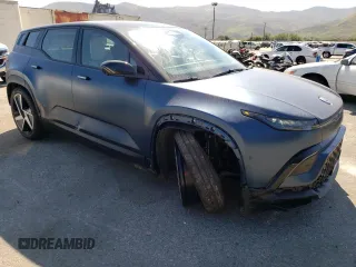 2023 Fisker Ocean One z VIN VCF1ZBU27PG001925, wystawiony jako Copart lot #65253054 z przebiegiem 5757 mil mil oraz Szkody całkowita. Historia ofert i sprzedaży dostępna na DreamBid. Obrazek 4.