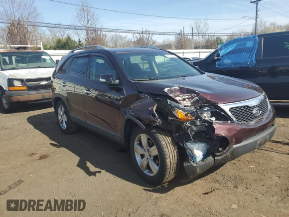 2013 Kia Sorento EX with VIN 5XYKU4A22DG372623, listed as a Copart auction lot 53901325 with 67,314 mi miles and Salvage Title. Bid and sale history available at carsss.com. Image 4.