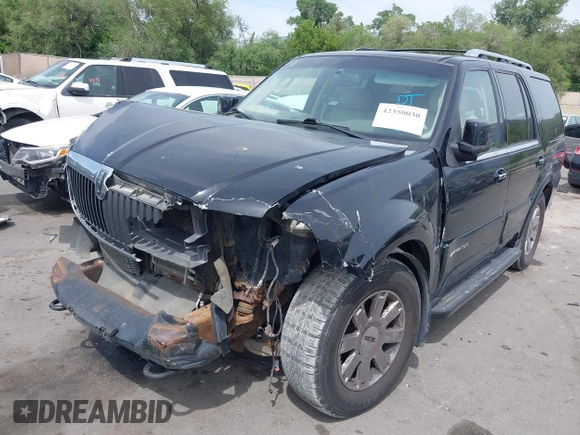2004 Lincoln Navigator Luxury z VIN 5LMFU28R74LJ01322, wystawiony jako IAAI lot #42350030 z przebiegiem Nie podano mil oraz . Historia ofert i sprzedaży dostępna na DreamBid. Obrazek 2.