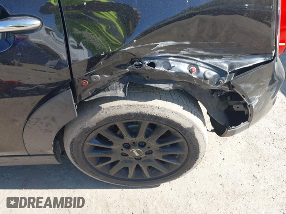 2016 MINI Hardtop 4 Door S z VIN WMWXU3C51G2D29400, wystawiony jako IAAI lot #42064309 z przebiegiem 85 021 mil mil oraz . Historia ofert i sprzedaży dostępna na DreamBid. Obrazek 6.