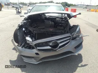 2014 Mercedes-Benz E 350 Sport z VIN WDDHF5KB2EA804546, wystawiony jako IAAI lot #42753310 z przebiegiem 182 861 mil mil oraz . Historia ofert i sprzedaży dostępna na DreamBid. Obrazek 12.