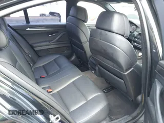 2012 BMW 5 Series 550i xDrive z VIN WBAFU9C55CC787098, wystawiony jako IAAI lot #42031582 z przebiegiem 87 095 mil mil oraz . Historia ofert i sprzedaży dostępna na DreamBid. Obrazek 8.