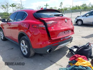 2018 Alfa Romeo Stelvio z VIN ZASFAKAN8J7B82205, wystawiony jako IAAI lot #42228471 z przebiegiem 67 968 mil mil oraz . Historia ofert i sprzedaży dostępna na DreamBid. Obrazek 20.