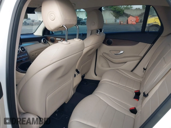 2022 Mercedes-Benz GLC 300 with VIN W1N0G8DB0NG057604, listed as a IAAI auction lot 42381397 with 29,171 mi miles and . Bid and sale history available at DreamBid. Image 8.