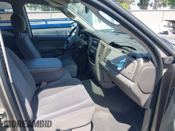 2003 Dodge 1500 ST z VIN 1D7HA18D13S241691, wystawiony jako IAAI lot #42438286 z przebiegiem 174 476 mil mil oraz . Historia ofert i sprzedaży dostępna na DreamBid. Obrazek 5.