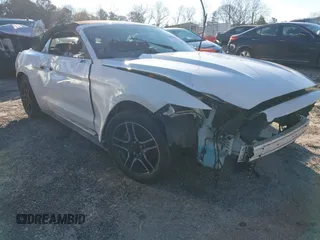2017 Ford Mustang EcoBoost Premium z VIN 1FATP8UH9H5204503, wystawiony jako IAAI lot #41580389 z przebiegiem Nie podano mil oraz . Historia ofert i sprzedaży dostępna na DreamBid. Obrazek 1.