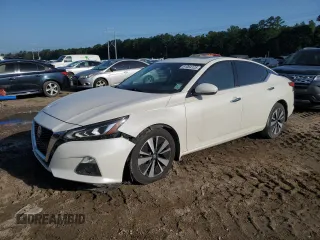 2019 Nissan Altima SV with VIN 1N4BL4DW3KC166042, listed as a Copart auction lot 61064125 with 105,722 mi miles and Salvage title. Bid and sale history available at DreamBid. Image 1.