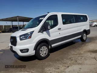 2023 Ford Transit Passenger XL z VIN 1FBAX2Y8XPKB08585, wystawiony jako Copart lot #48351295 z przebiegiem 51 307 mil mil oraz Czysty tytuł • Clean title. Historia ofert i sprzedaży dostępna na DreamBid. Obrazek 1.