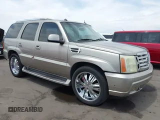 2003 Cadillac Escalade z VIN 1GYEC63T63R262945, wystawiony jako IAAI lot #42290040 z przebiegiem 263 815 mil mil oraz . Historia ofert i sprzedaży dostępna na DreamBid. Obrazek 1.