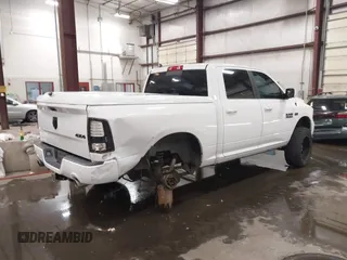 2017 Ram 1500 Night z VIN 1C6RR7MT8HS837693, wystawiony jako IAAI lot #42157251 z przebiegiem 71 829 mil mil oraz . Historia ofert i sprzedaży dostępna na DreamBid. Obrazek 4.