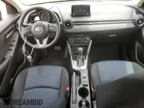 2016 Scion iA z VIN 3MYDLBZV5GY130652, wystawiony jako Copart lot #57396295 z przebiegiem 22 603 mil mil oraz Szkoda całkowita • Salvage title. Historia ofert i sprzedaży dostępna na DreamBid. Obrazek 8.