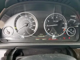 2016 BMW 5 Series 528i z VIN WBA5A5C57GG348593, wystawiony jako Copart lot #55469335 z przebiegiem 93 627 mil mil oraz Szkoda całkowita • Salvage title. Historia ofert i sprzedaży dostępna na DreamBid. Obrazek 9.