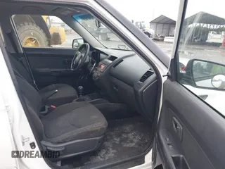 2011 Kia Soul with VIN KNDJT2A18B7346869, listed as a IAAI auction lot 41367423 with 156,070 mi miles. Bid and sale history available at carsss.com. Image 5.
